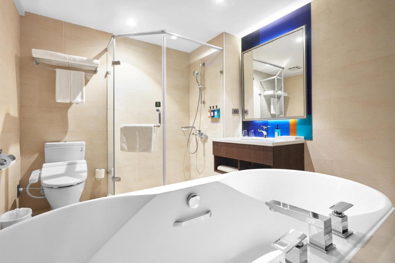 Holiday Inn Express Kaohsiung Love River By Ihg Eksteriør bilde