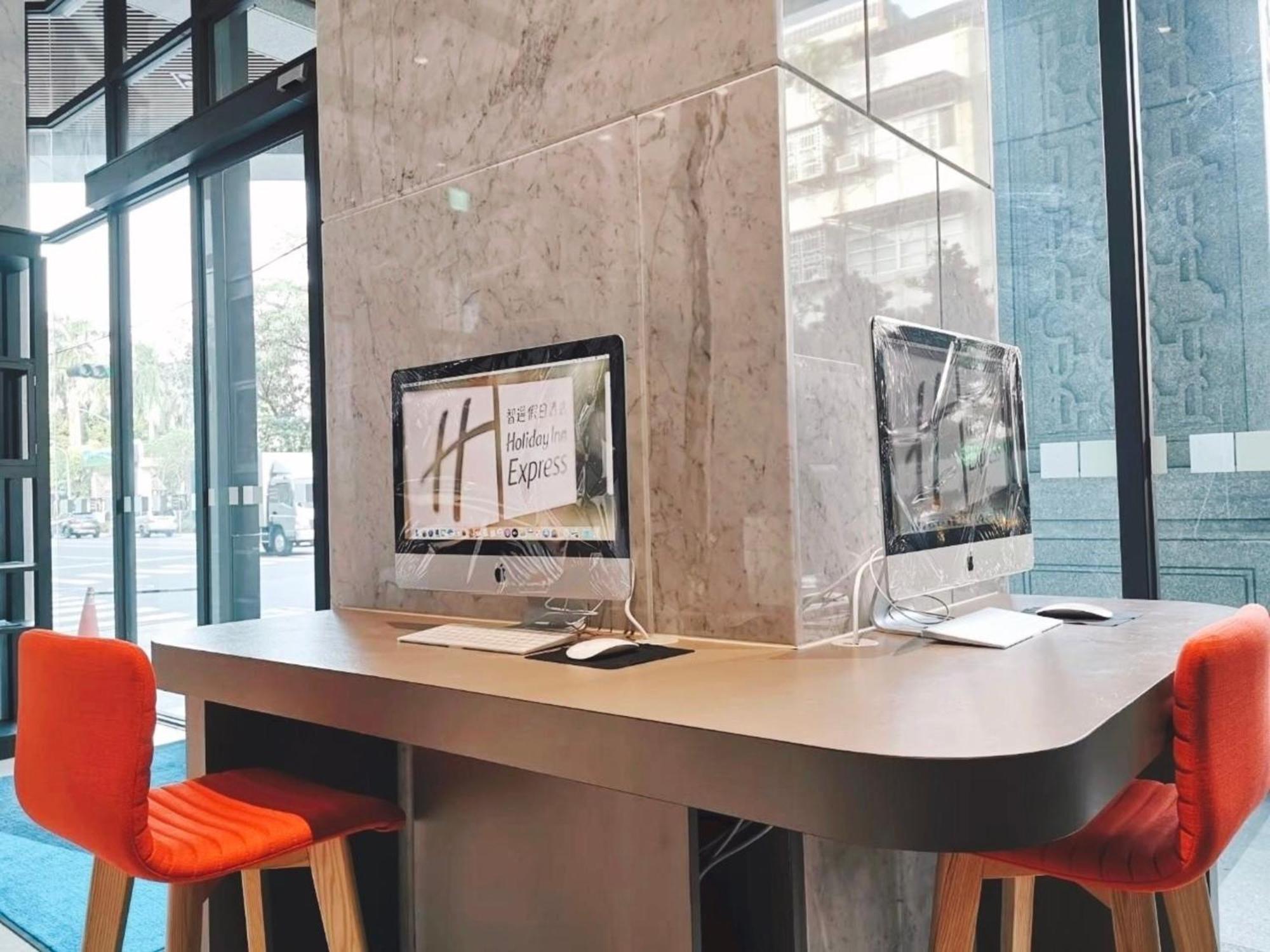 Holiday Inn Express Kaohsiung Love River By Ihg Eksteriør bilde