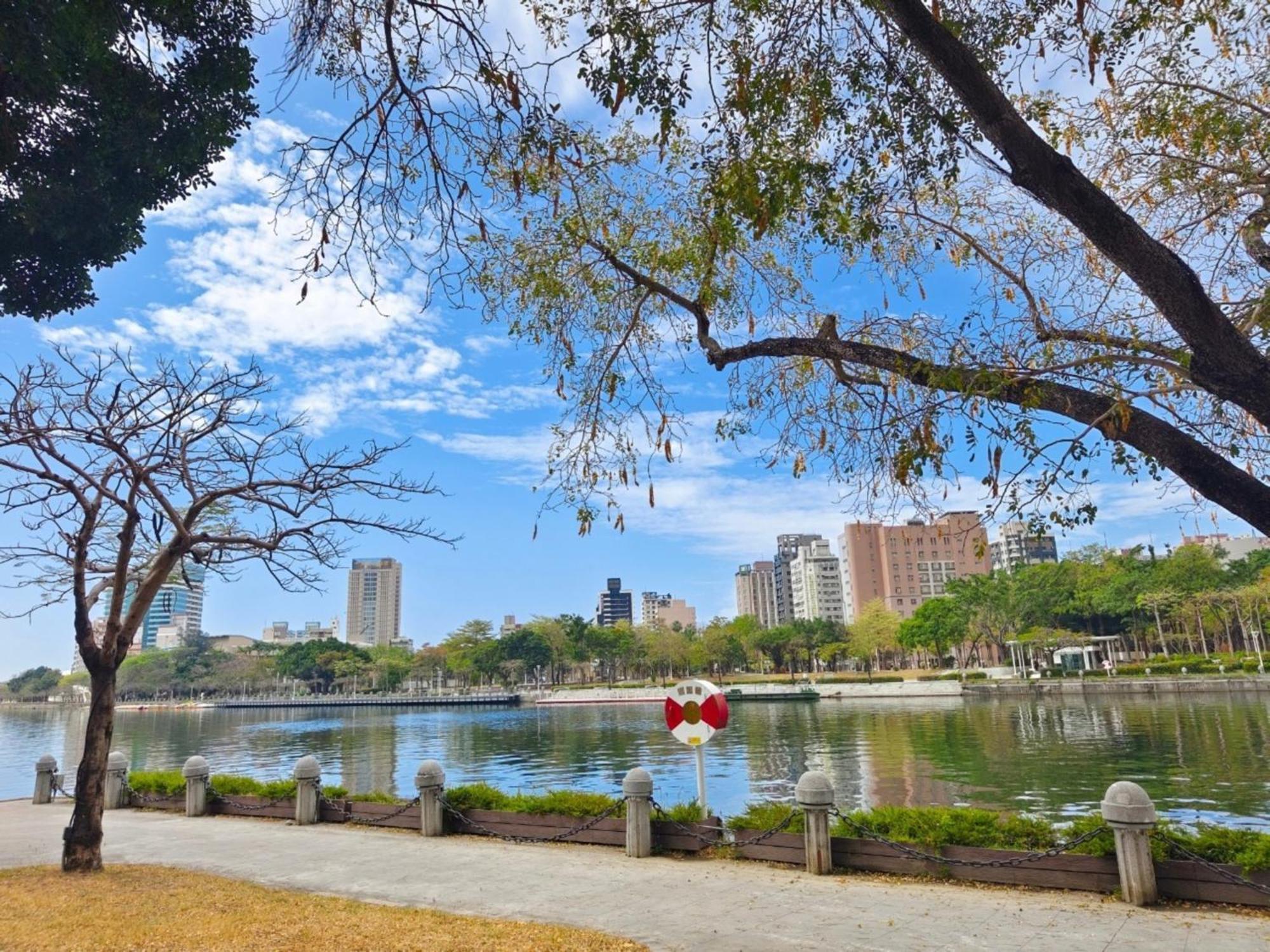 Holiday Inn Express Kaohsiung Love River By Ihg Eksteriør bilde